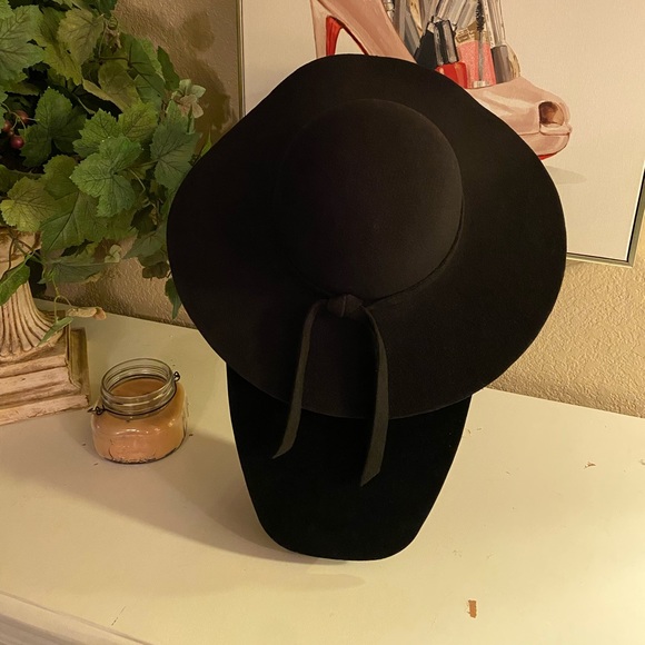 Black beach hat - Picture 2 of 4